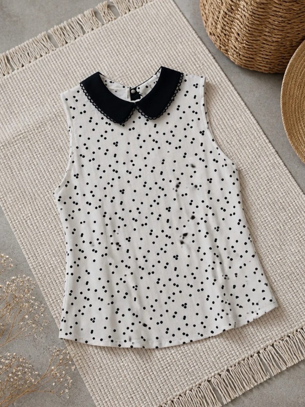 E & M Polka Dot Sleeveless Blouse Womens size Small , Classic